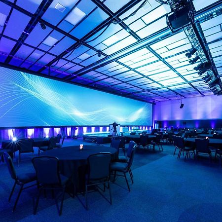 Four Points By Sheraton Levis Convention Centre Bagian luar foto