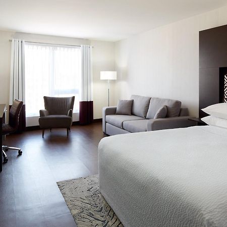 Four Points By Sheraton Levis Convention Centre Bagian luar foto