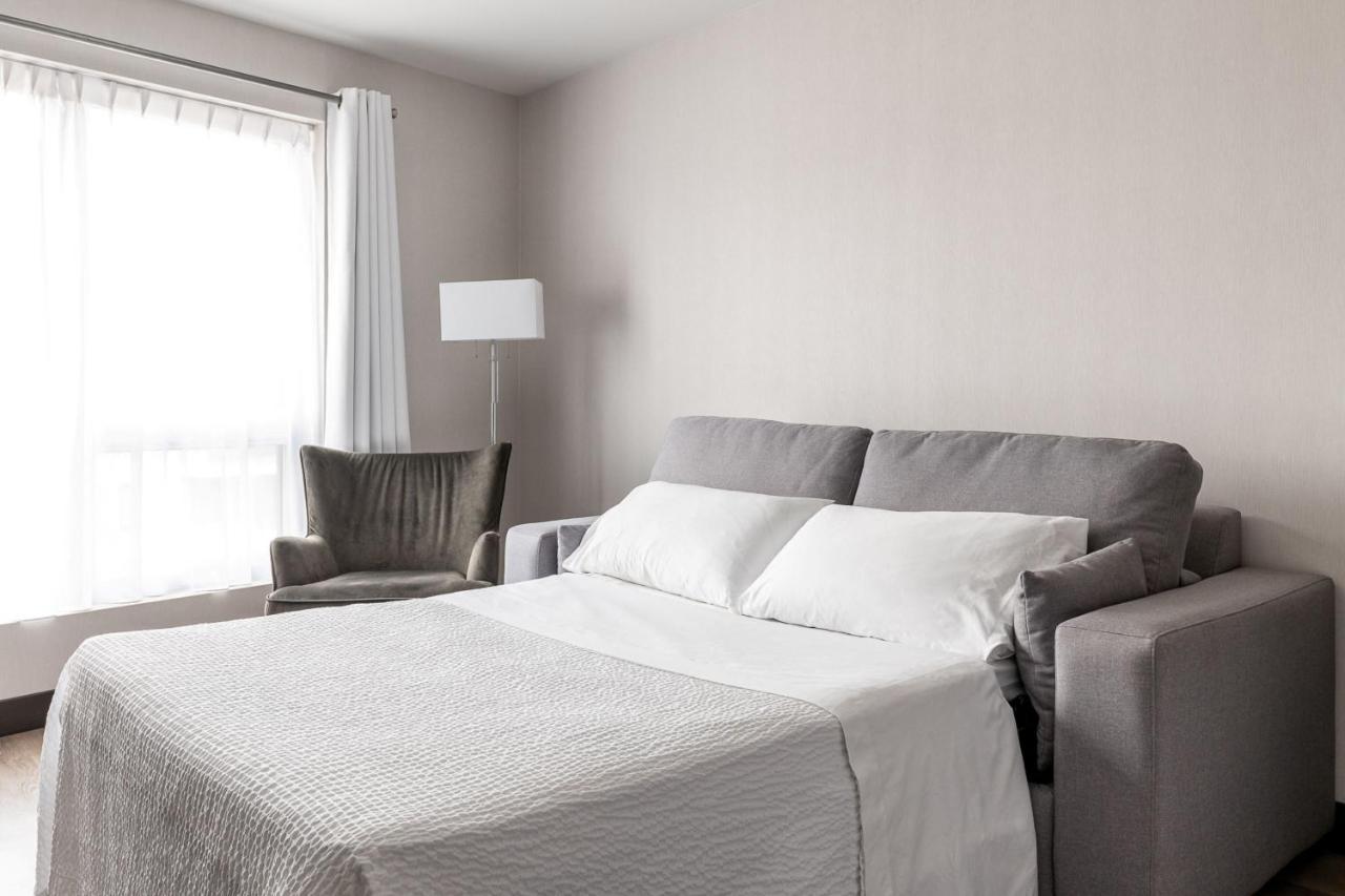 Four Points By Sheraton Levis Convention Centre Bagian luar foto