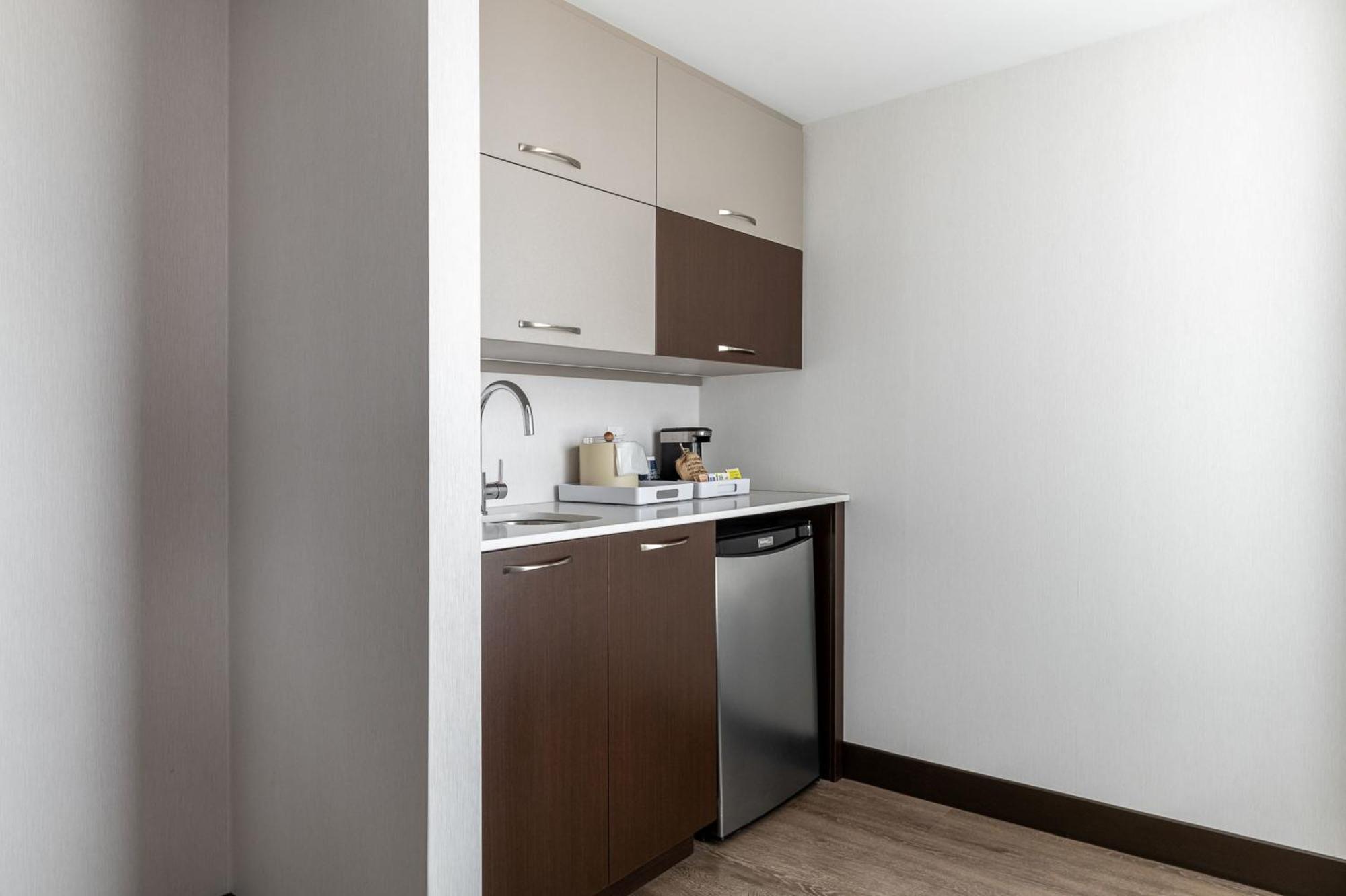 Four Points By Sheraton Levis Convention Centre Bagian luar foto