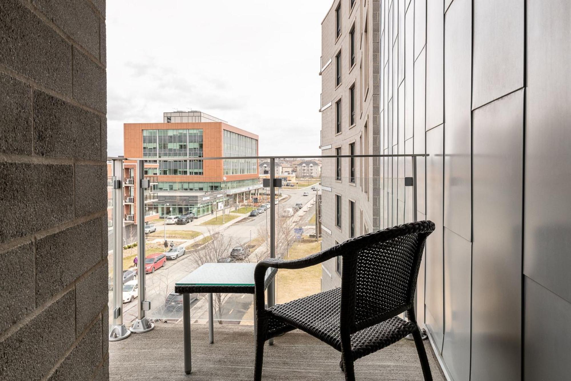 Four Points By Sheraton Levis Convention Centre Bagian luar foto