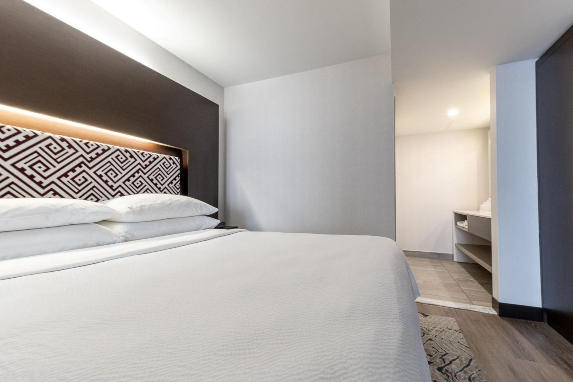 Four Points By Sheraton Levis Convention Centre Bagian luar foto