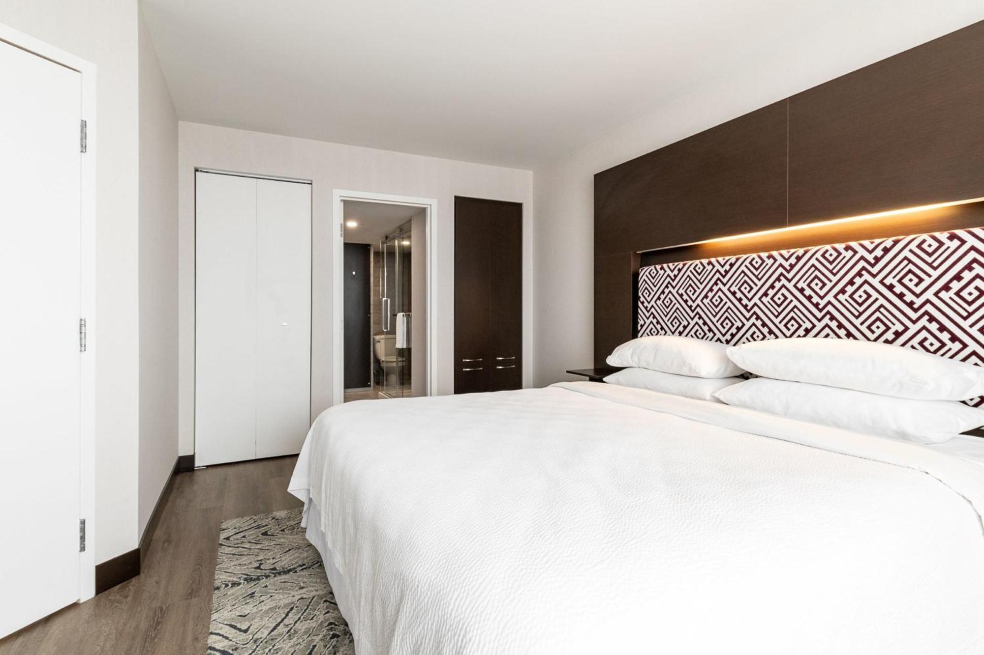 Four Points By Sheraton Levis Convention Centre Bagian luar foto