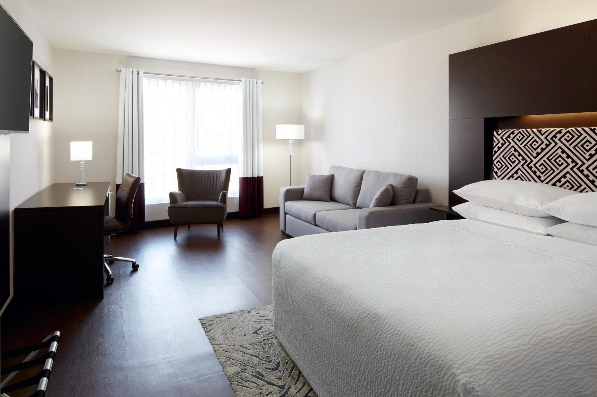Four Points By Sheraton Levis Convention Centre Bagian luar foto
