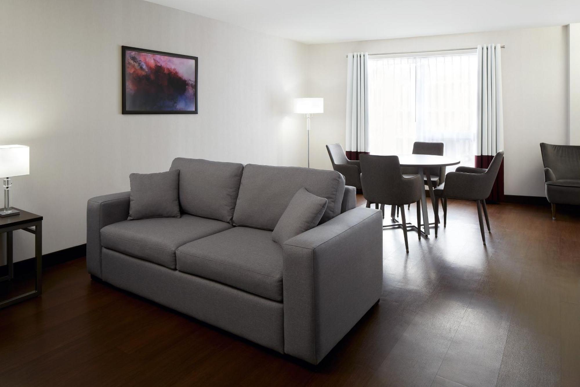 Four Points By Sheraton Levis Convention Centre Bagian luar foto