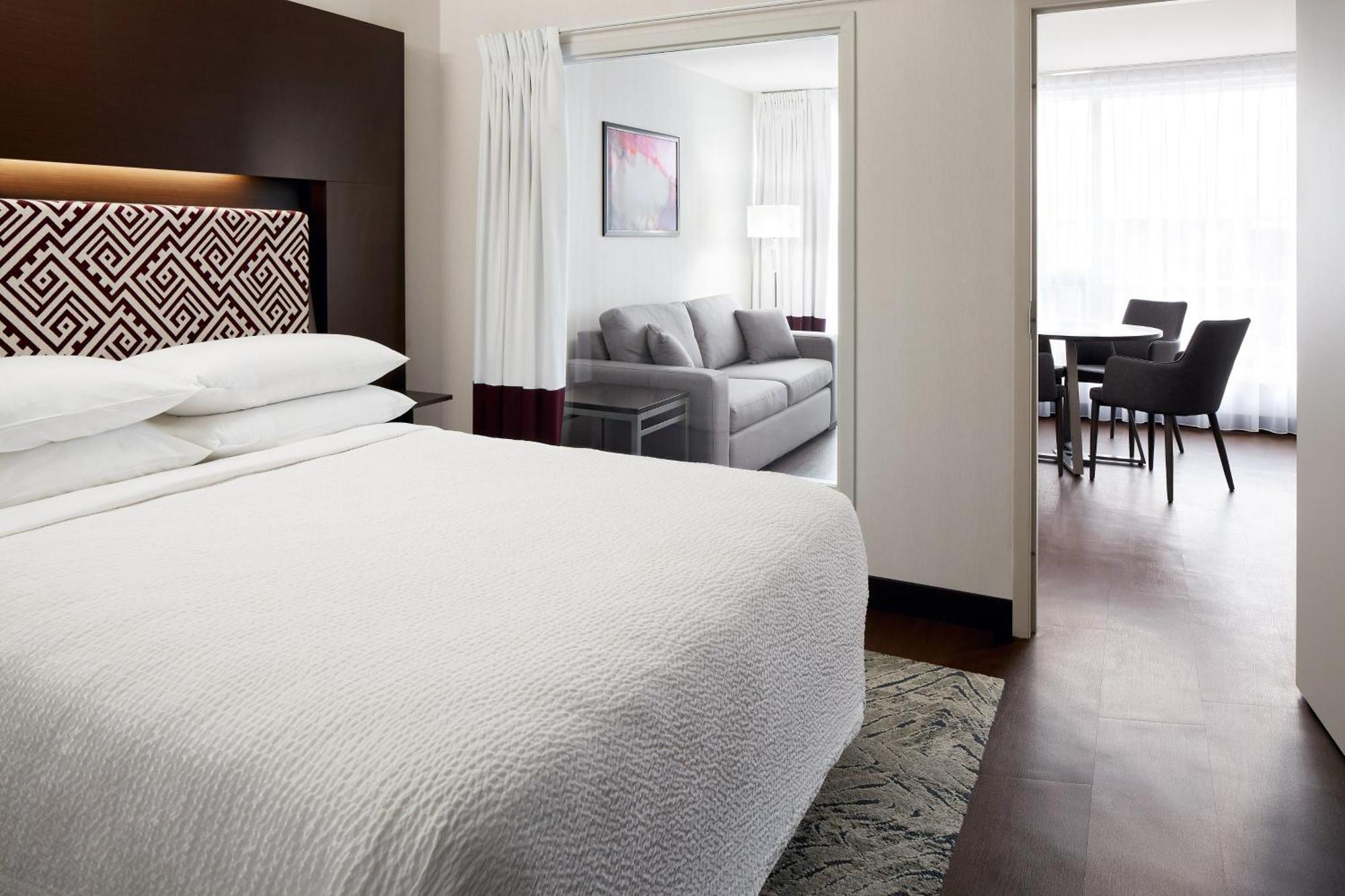 Four Points By Sheraton Levis Convention Centre Bagian luar foto