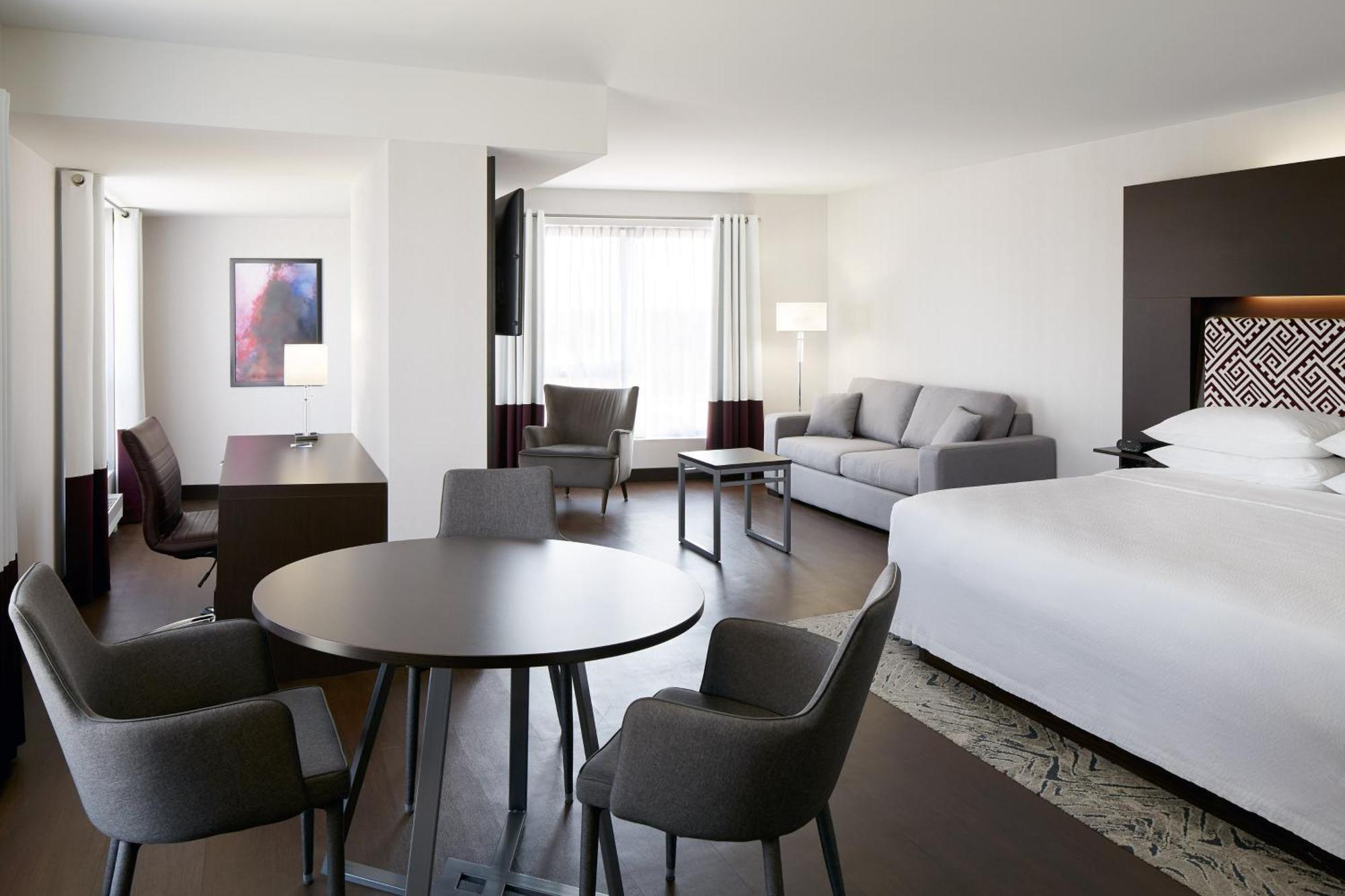 Four Points By Sheraton Levis Convention Centre Bagian luar foto