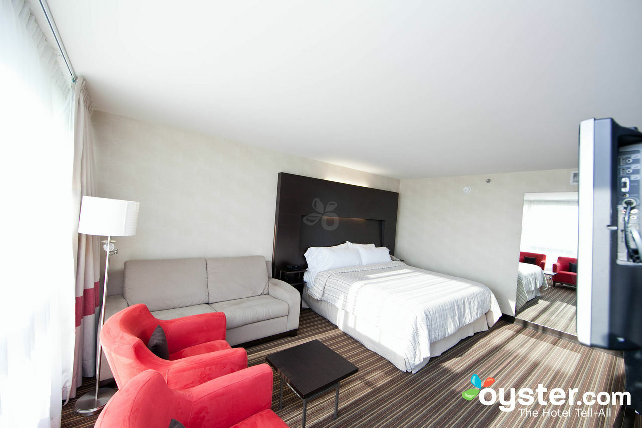 Four Points By Sheraton Levis Convention Centre Bagian luar foto