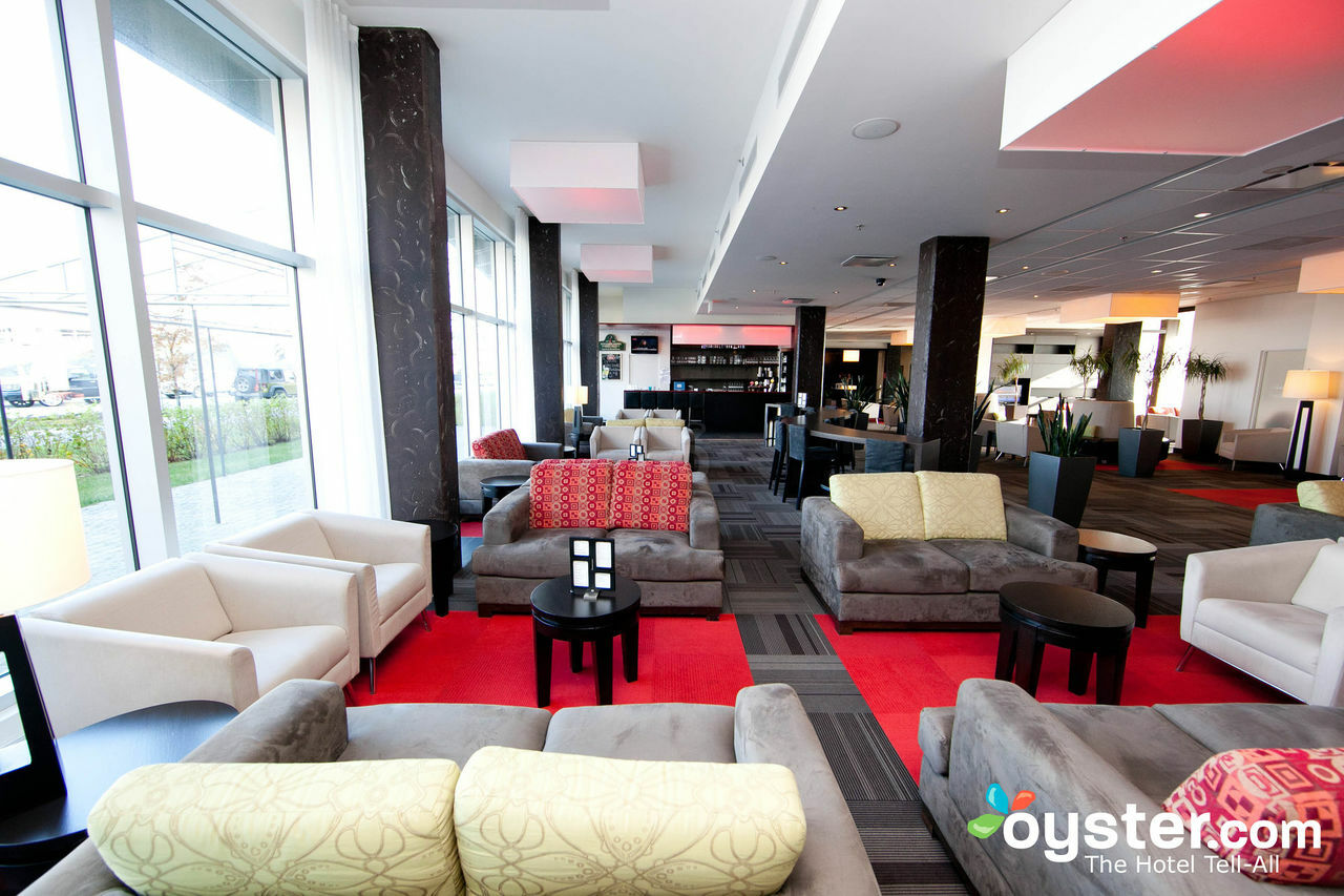 Four Points By Sheraton Levis Convention Centre Bagian luar foto