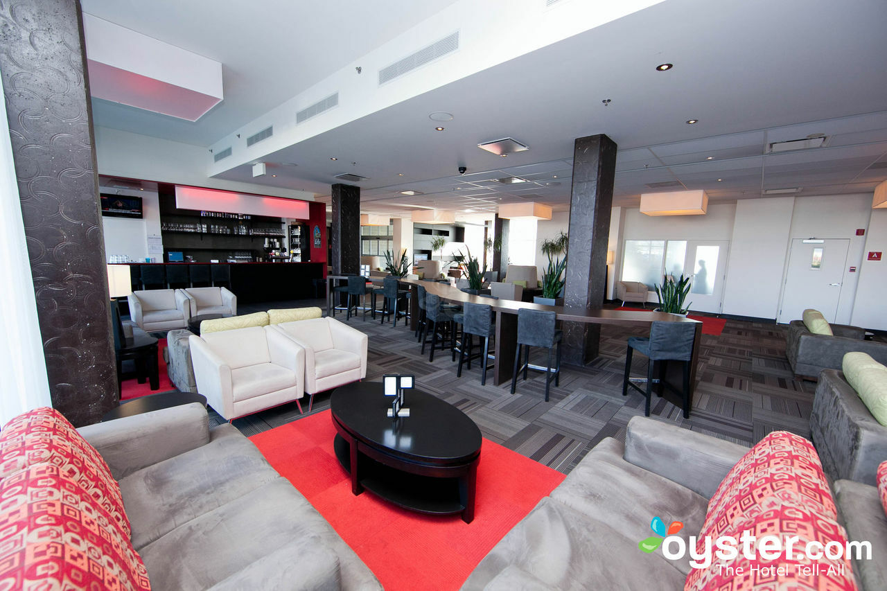 Four Points By Sheraton Levis Convention Centre Bagian luar foto