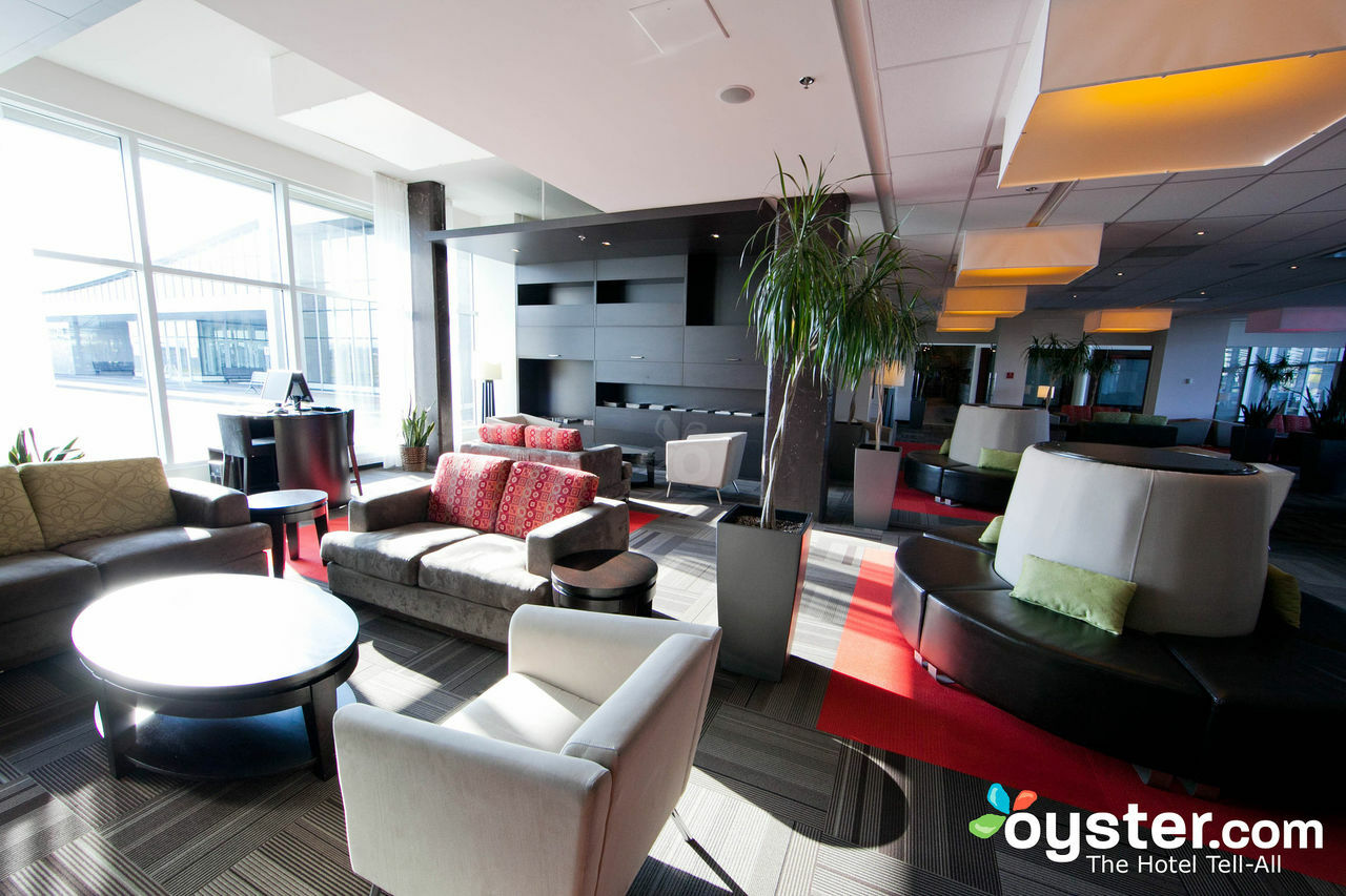 Four Points By Sheraton Levis Convention Centre Bagian luar foto